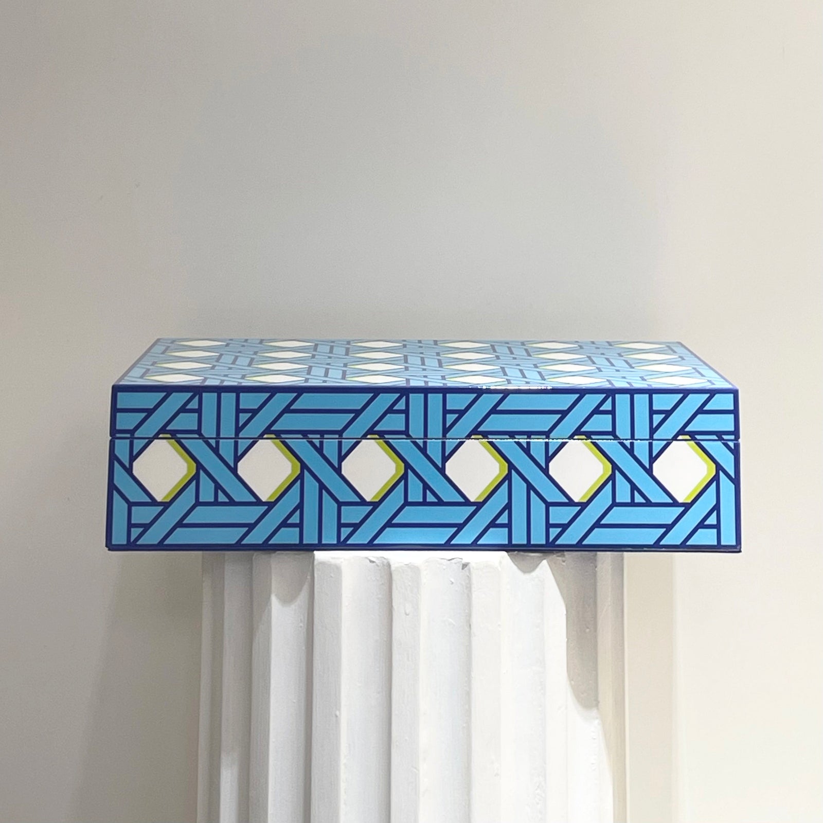 Caja Lacada Basketweave Grande. Jonathan Adler