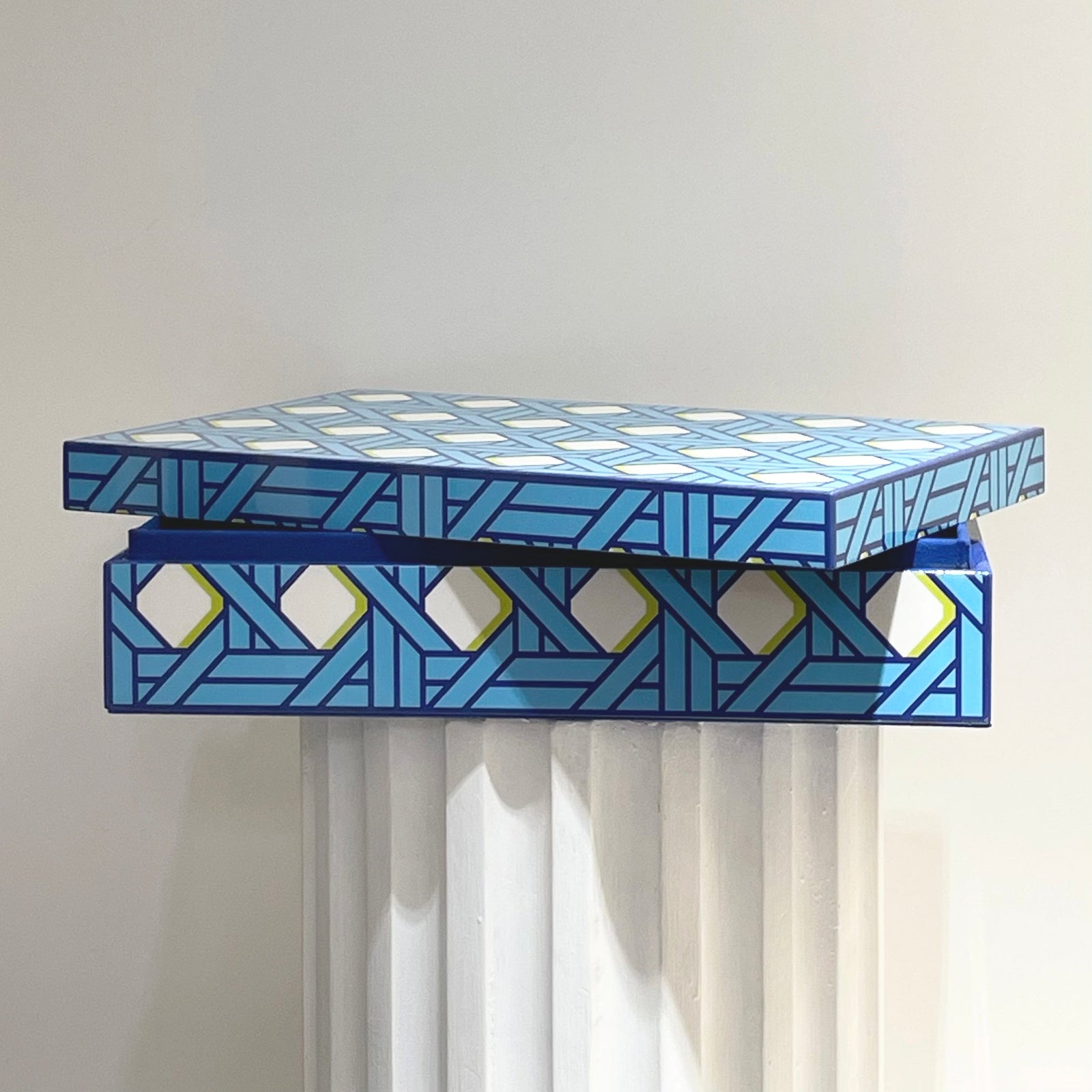 Caja Lacada Basketweave Grande. Jonathan Adler