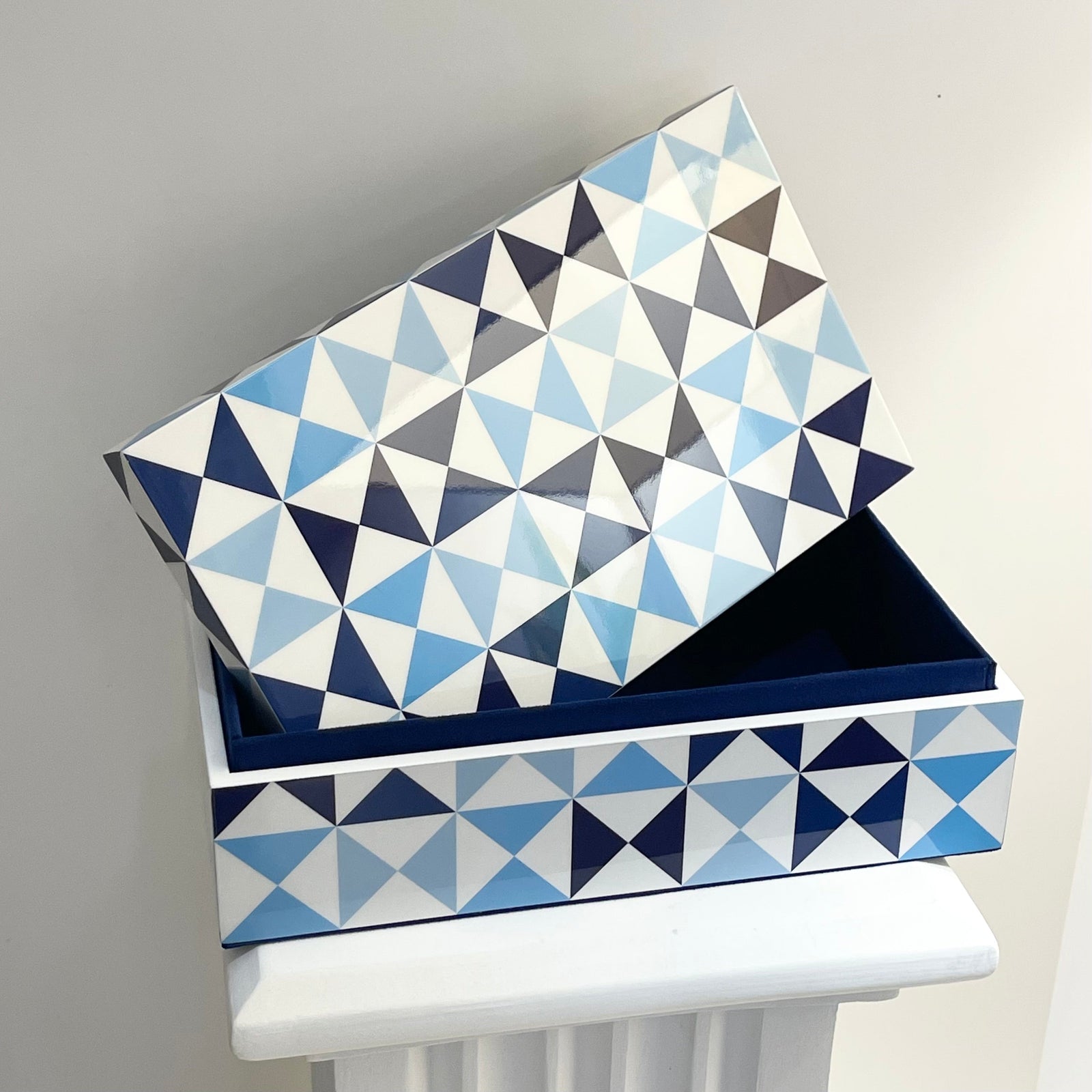 Medium Sorrento Lacquer Box. Jonathan Adler 