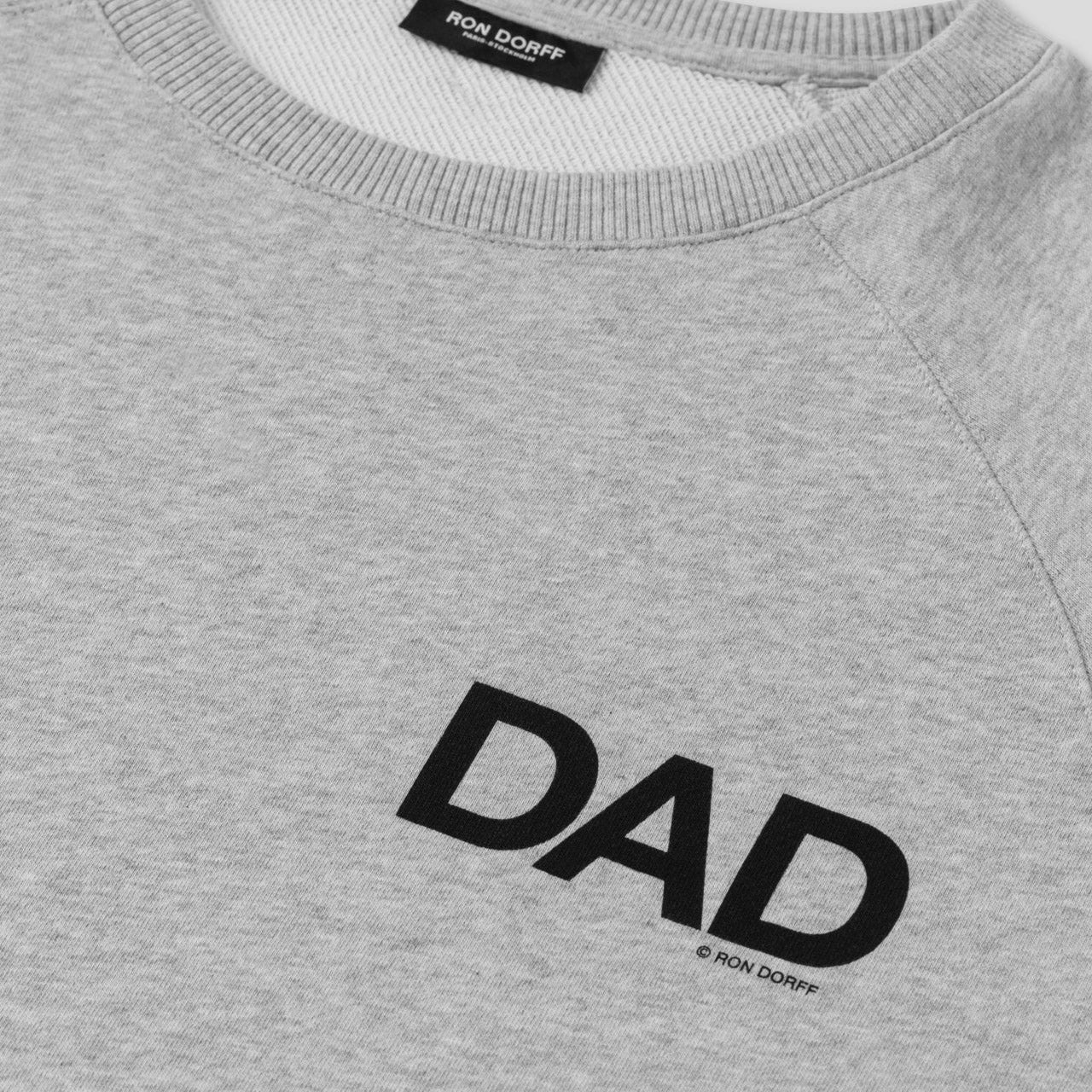Sudadera "DAD" Gris. Ron Dorff